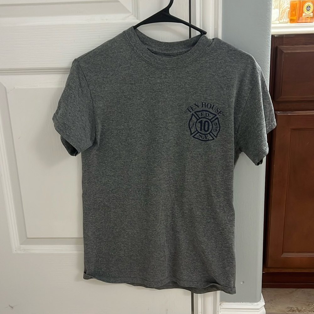 Men’s small FDNY t-shirt